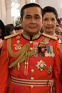 Prayut Chan O Cha in alta uniforme qunad'era in servizio